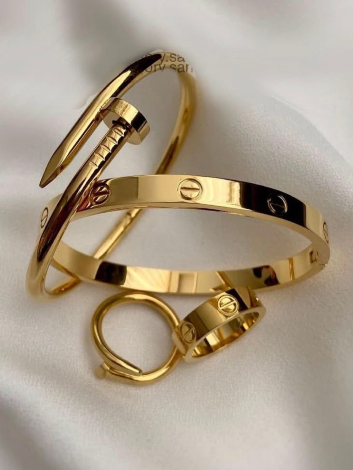 BANGLE ICONIC GOLD