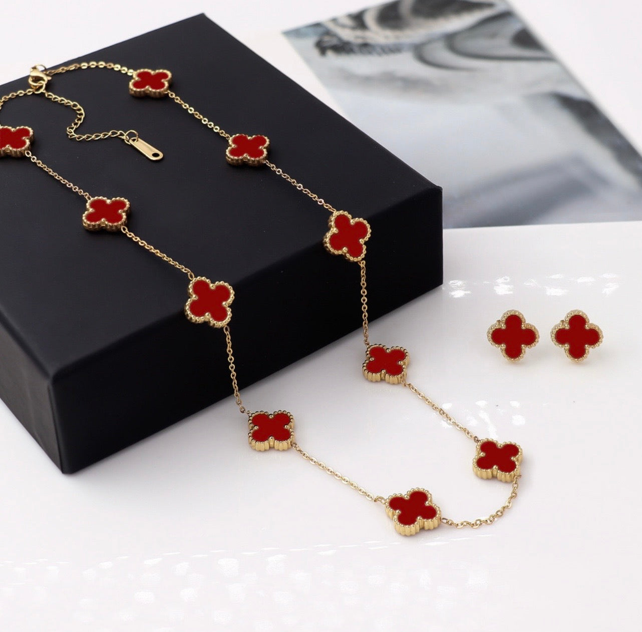 Elora Floral Clover Set