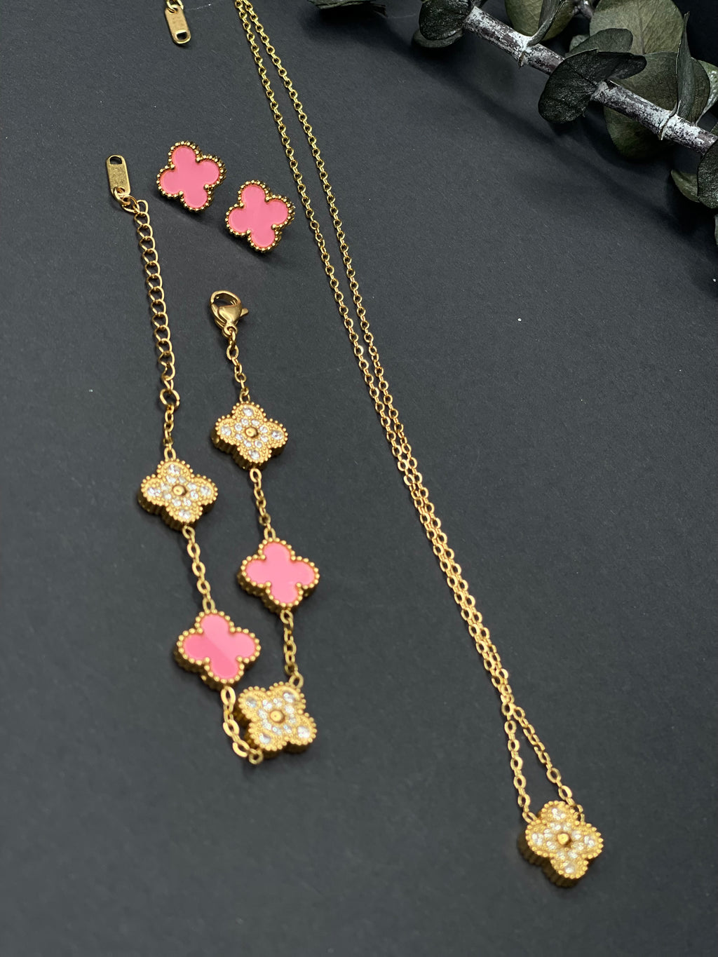 Elora Floral Clover Set