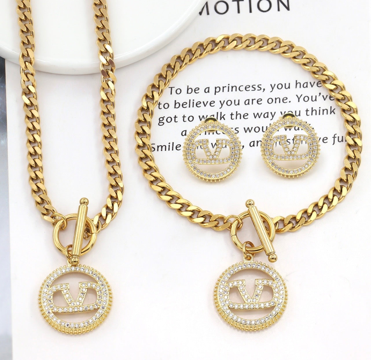 Collar V moderno
