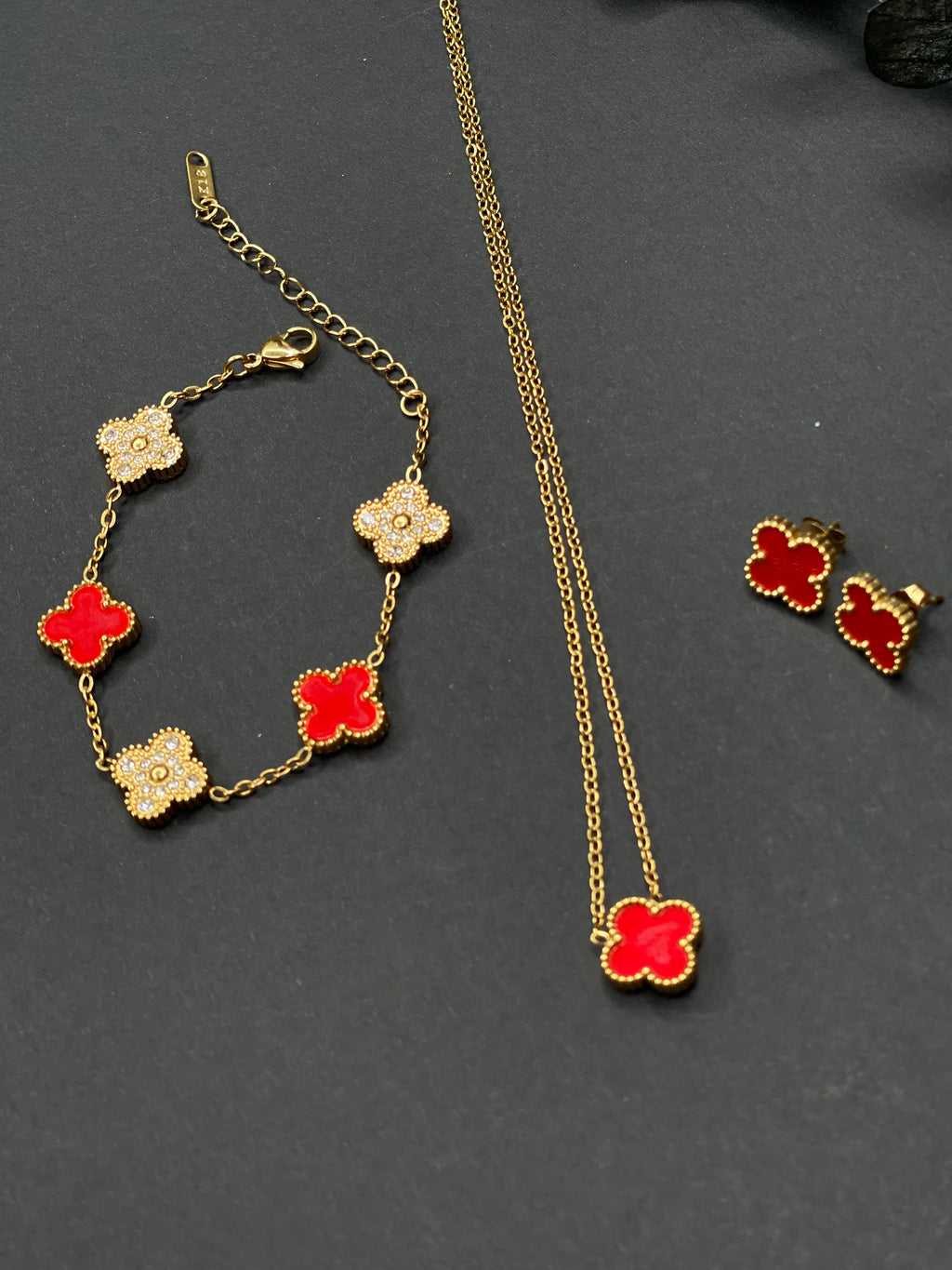 Elora Floral Clover Set