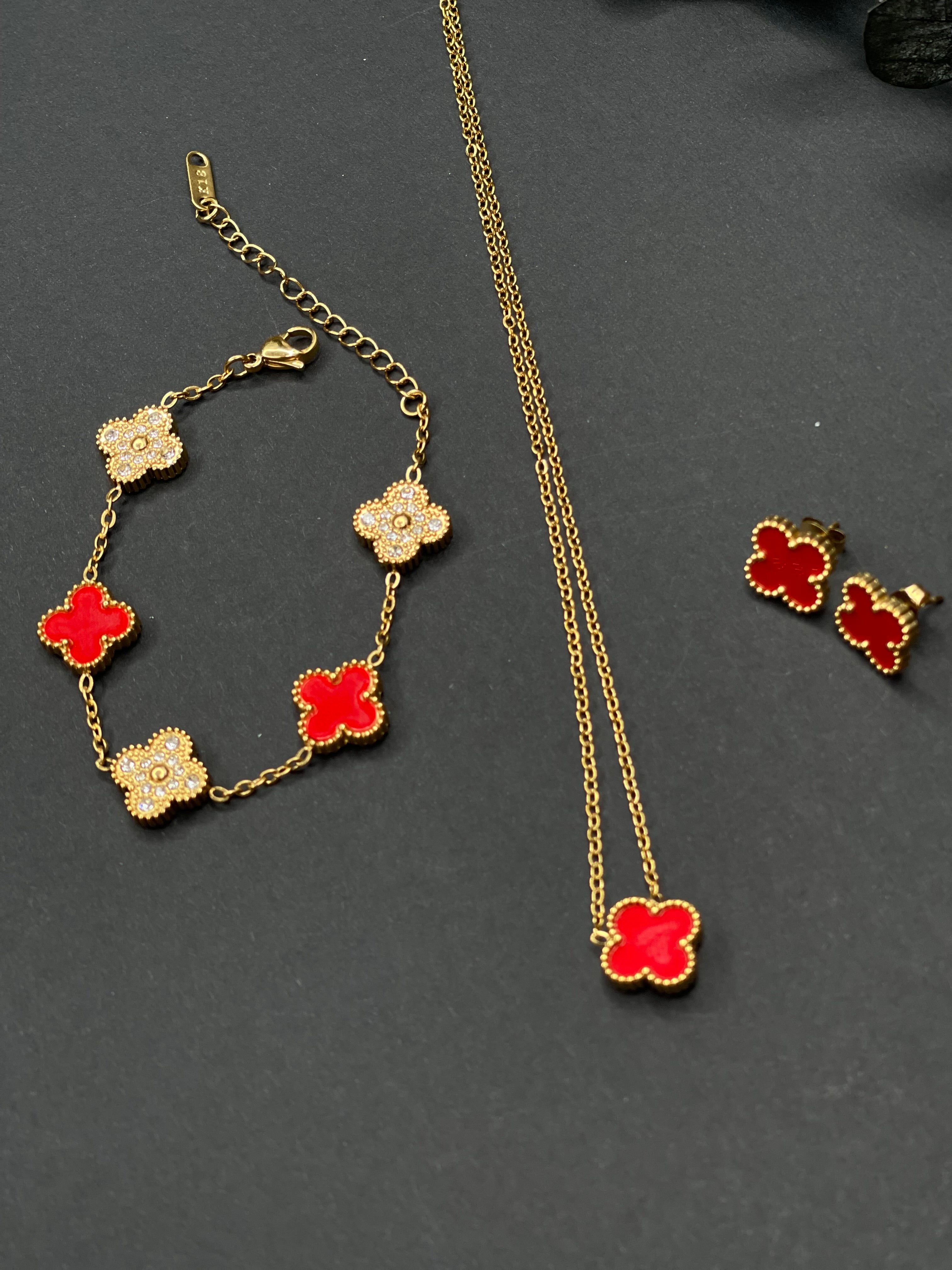 Elora Floral Clover Set